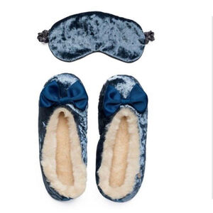 Lauren Conrad bow accent plush ballet slippers Woman’s size small 5-6